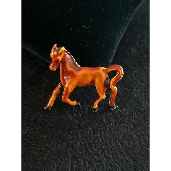 Vintage Prancing Horse Enamel Pin Brooch 1950s Style Equestrian Jewelry - Picture 4 of 4